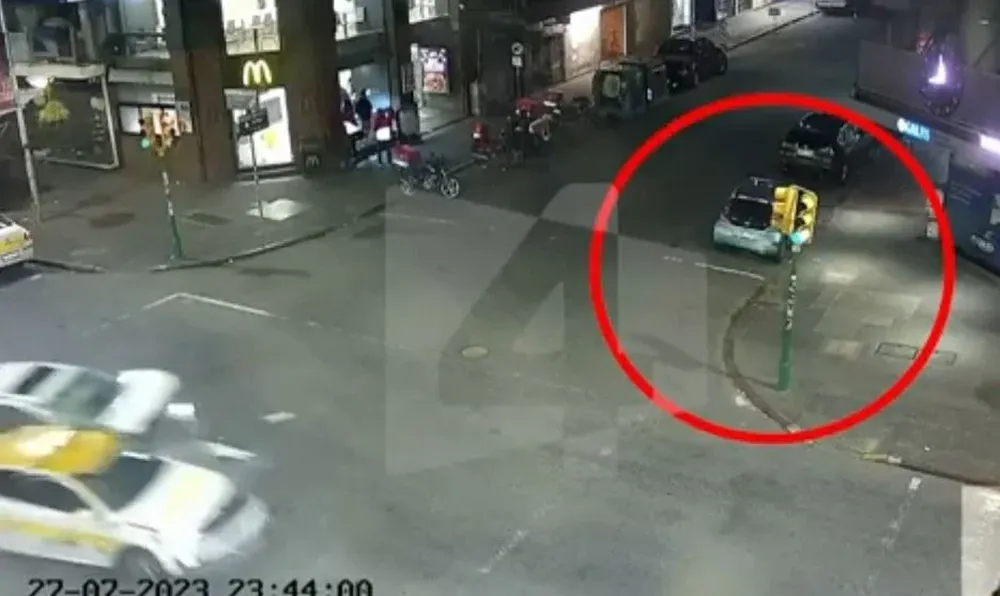 Semáforo de 18 de julio y Río Negro