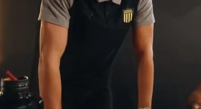 Gastón Ramírez en el video de la presentación de la nueva camiseta de Peñarol
