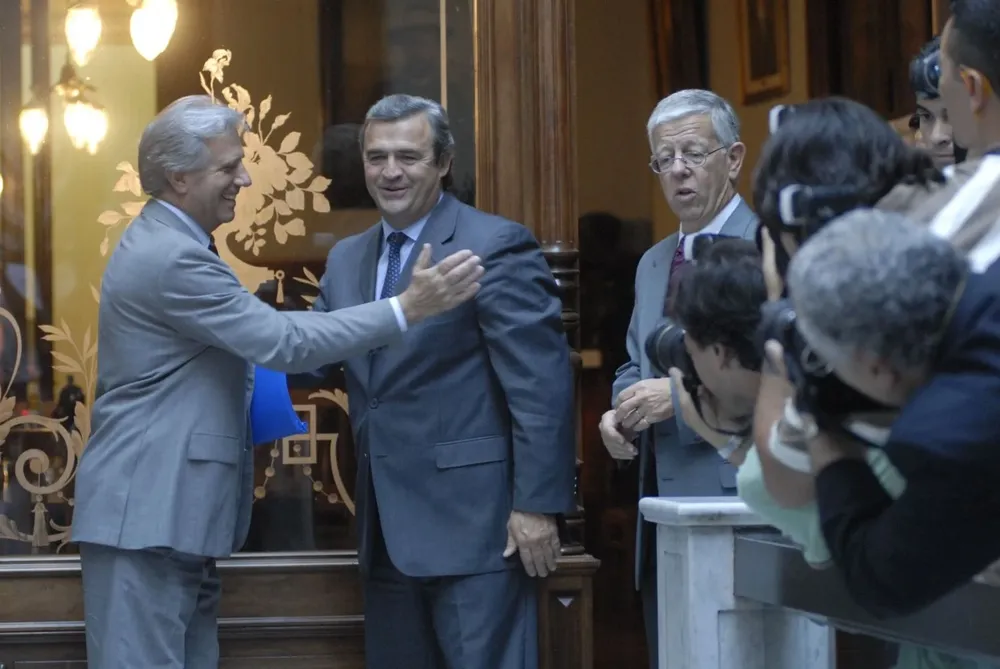 La reunión entre Tabaré Vázquez y Jorge Larrañaga en el directorio del Partido Nacional ocurrió el 19 de abril 2007