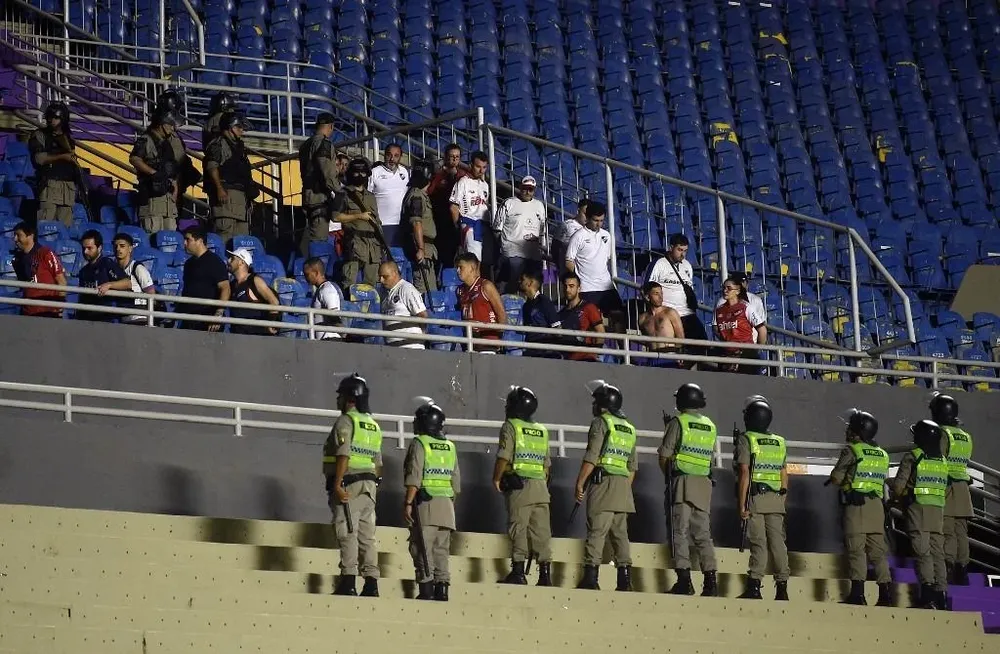Incidentes en la tribuna de Nacional