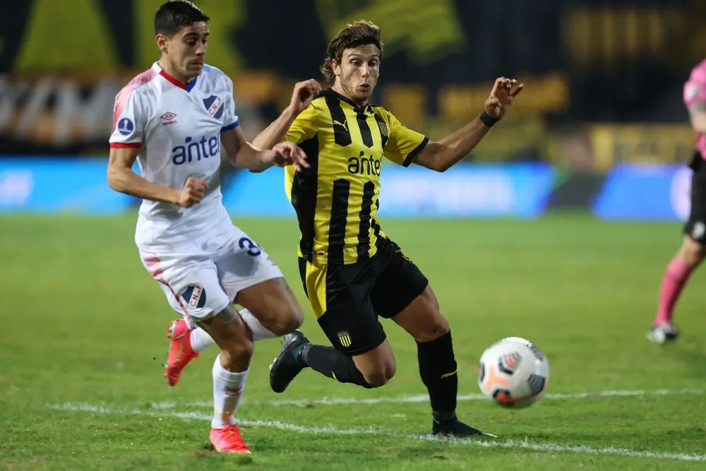 Peñarol y Nacional jugarán el domingo 31 en el Estadio Campeón del Siglo