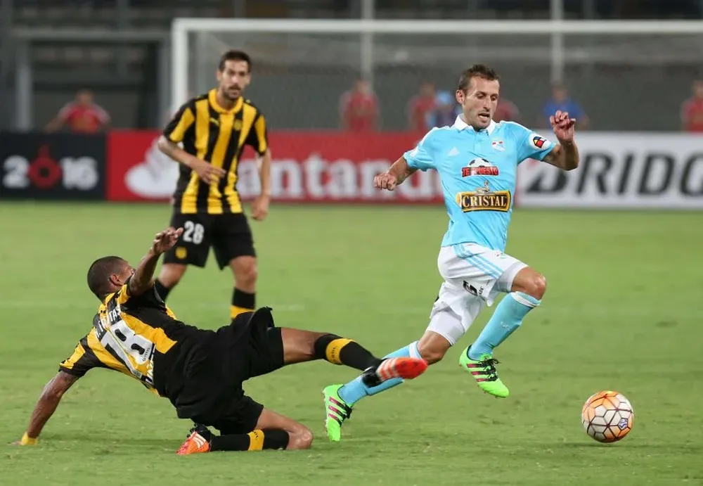 Horacio Calcaterra supera a Nicolás Freitas