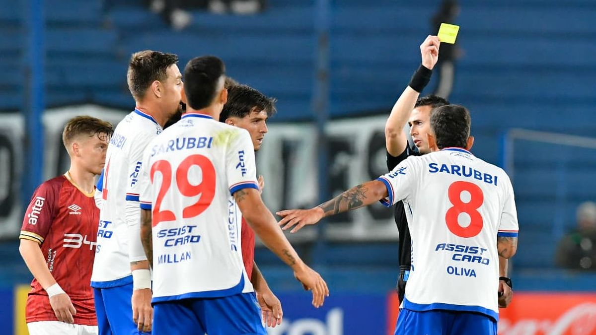 "Tarjetas electrónicas", la nueva tecnología para los árbitros que se probará en Nacional vs Rentistas por la Copa AUF Uruguay