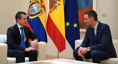 El reelecto presidente de Ecuador, Daniel Noboa, y el jefe del Ejecutivo de España, Pedro Sánchez
