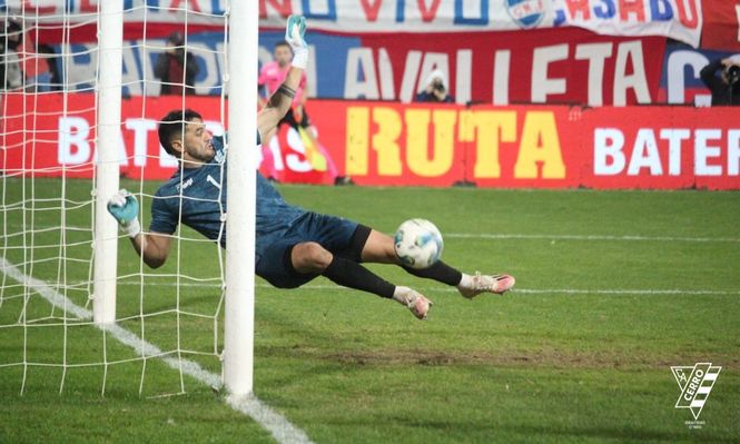 Darío Denis fue la gran figura de Cerro ante Nacional