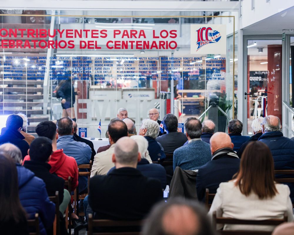 Hernán Navascués en la presentación de su libro Atilio Narancio: El Padre de la Victoria