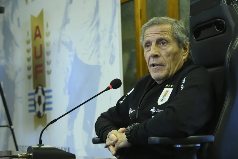 Tabárez en conferencia
