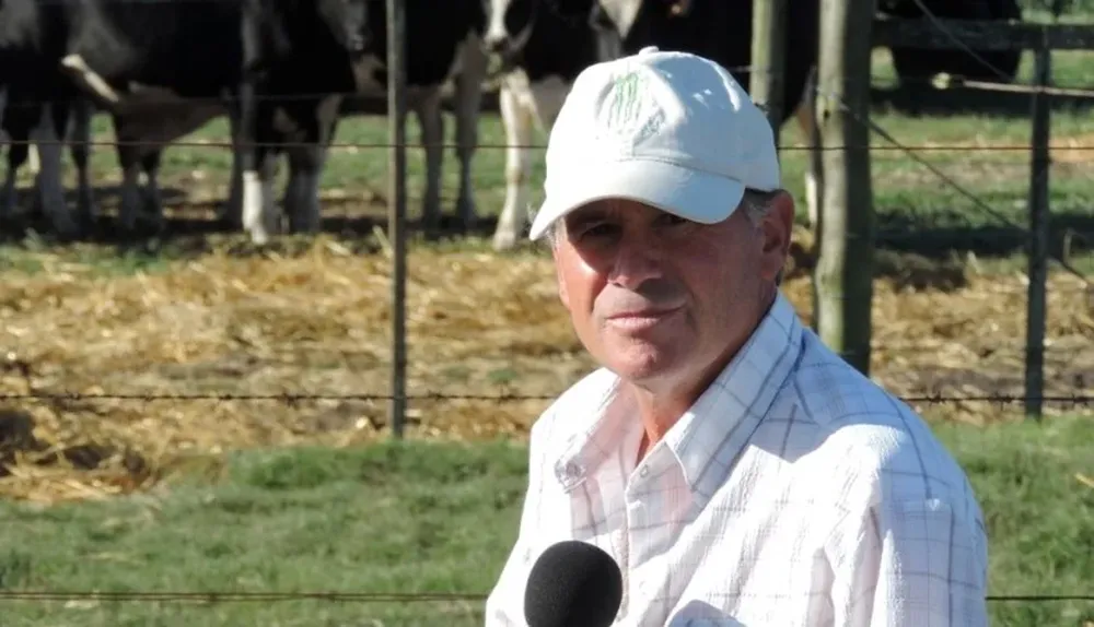 El productor Henry Rochón compartió su experiencia en la recría de novillos Holando