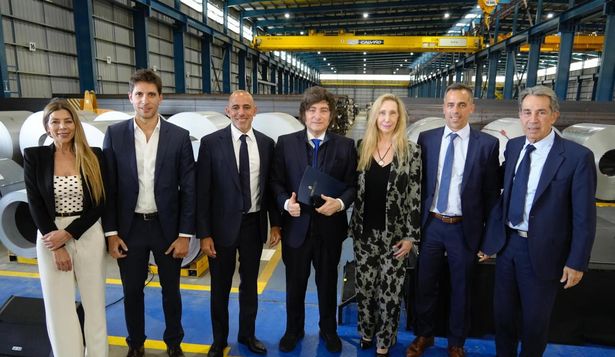 Milei celebró el acuerdo con Estados Unidos y anunció reformas laboral y tributaria para después de las elecciones