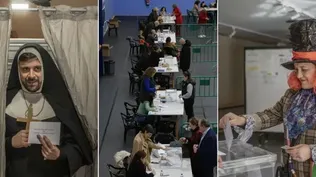 Varias personas han optado por ir a votar disfrazadas.