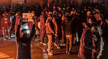 Las protestas tienen lugar en numerosos lugares del país.