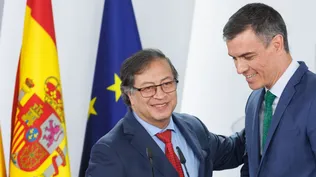 Pedro Sánchez y el presidente Gustavo Petro durante una reunión en el Palacio de la Moncloa en Madrid