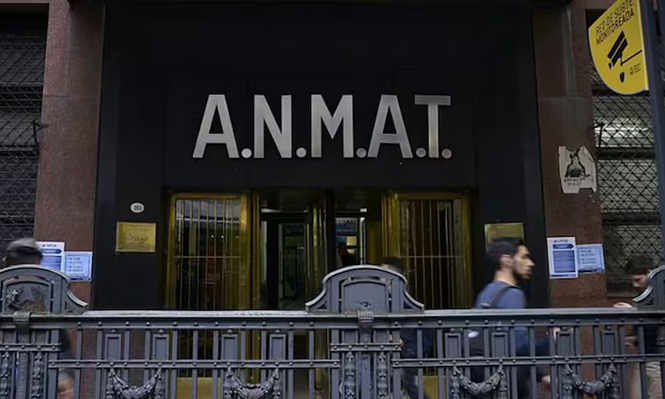 Según la ANMAT, el lote de fentanilo implicado en el brote estaba fabricado en la planta de Ramallo, Buenos Aires, y distribuido por HBL Pharma.