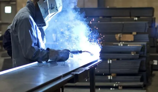 Metalúrgicos imponen reducción de jornada laboral desde octubre