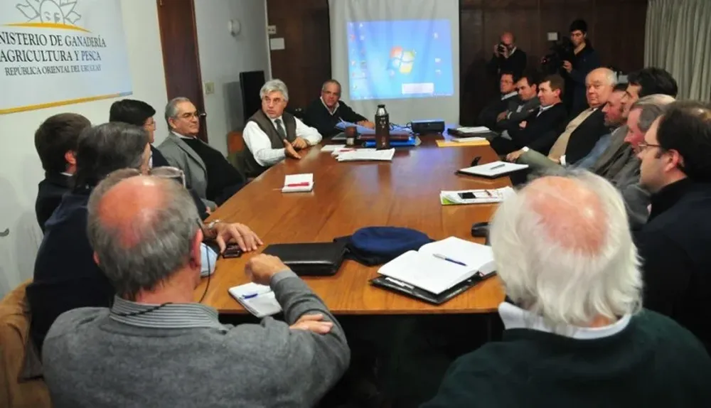 Se dialogó durante casi cuatro horas