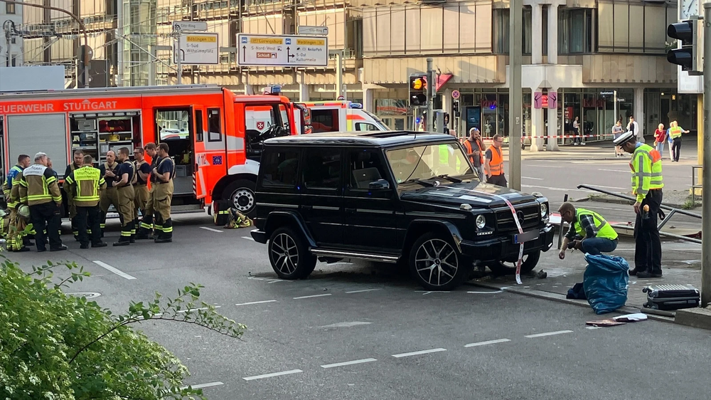 Servicios de seguridad en la zona del atropellamiento en Stuttgart, sur de Alemania