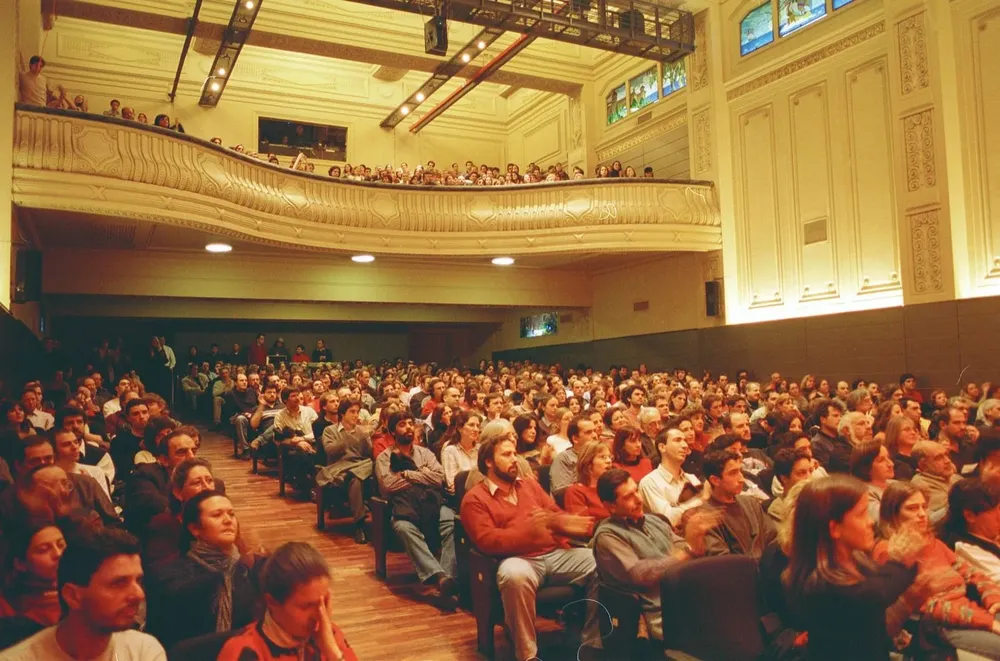 Sala Zitarrosa. Archivo 2002