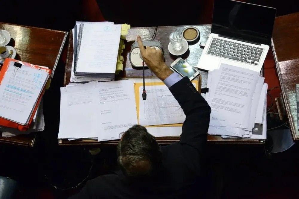 El ministro Bonomi fue interpelado por el senador Pedro Bordaberry el 18 de abril