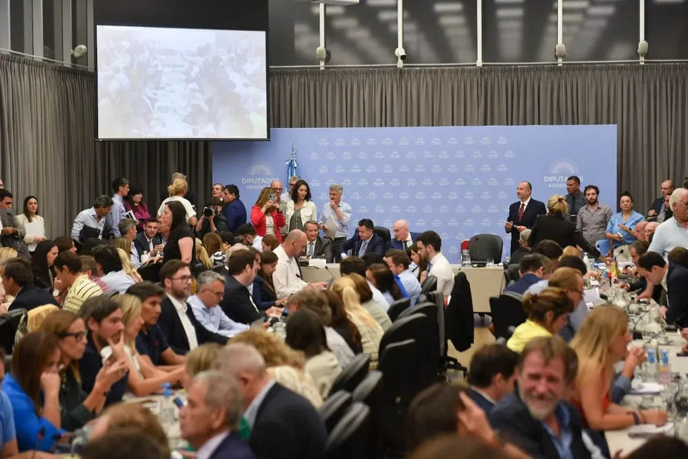 Trabas a la ley ómnibus en Diputados