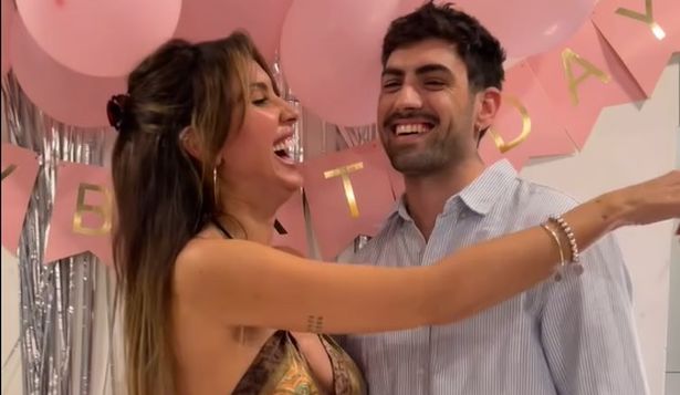 Giannina Silva junto a su pareja festejando su cumpleaños