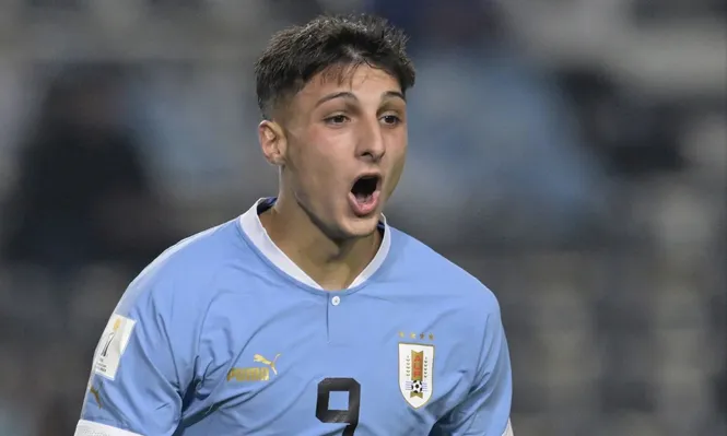 Andrés Ferrari celebra su gol para la sub 20 ante Irak