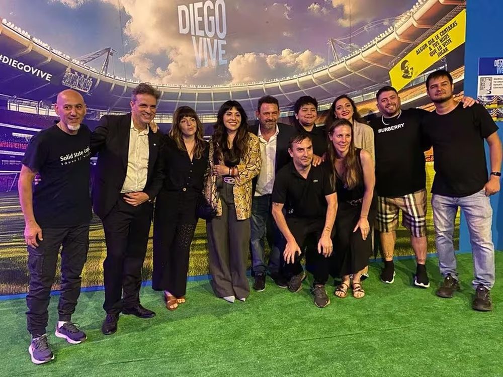Al final de la conferencia de prensa, los herederos del Diez posaron para la foto