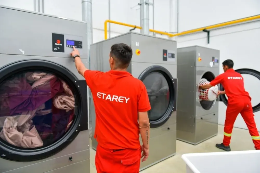 Desde hace 15 años, la empresa Teyma recluta exconvictos para incorporar a sus plantilla de trabajo.