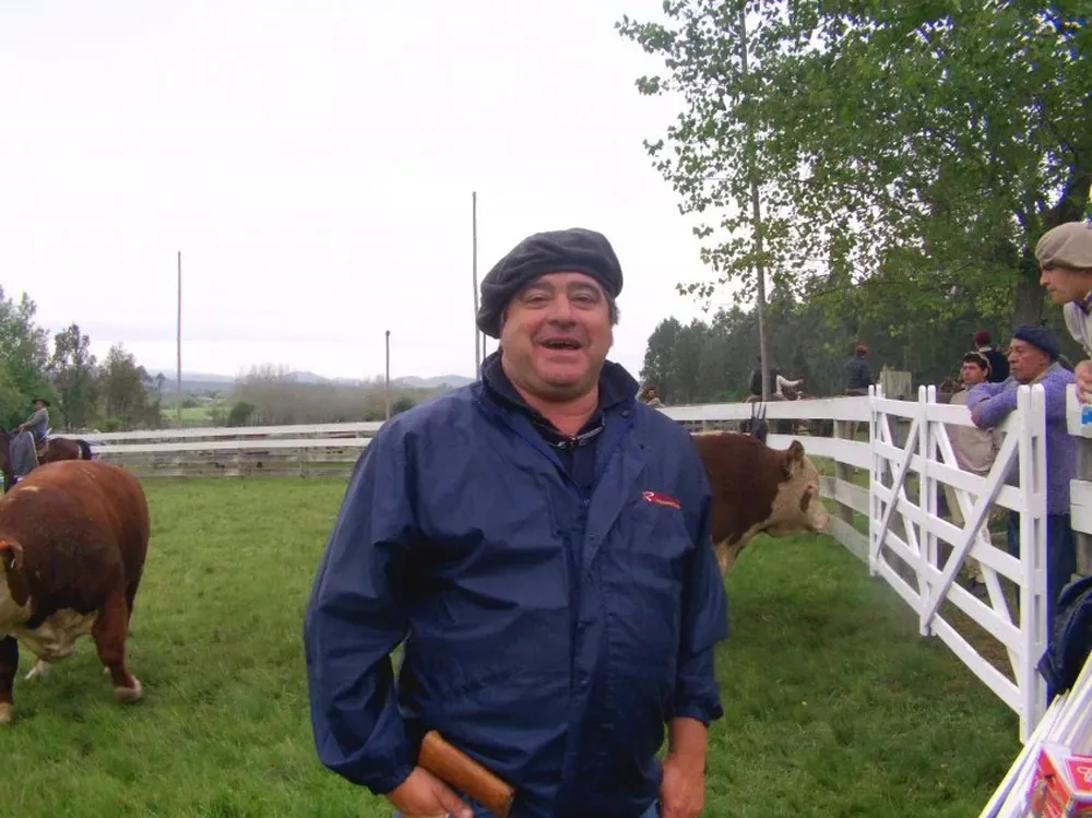 Raúl Oyenard, en la pista de calificaciones de la raza Hereford, en la Expo Minas 2015.