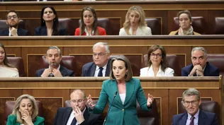 La secretaria general del PP, Cuca Gamarra, interviene durante una sesión de control al Gobierno, en el Congreso de los Diputados