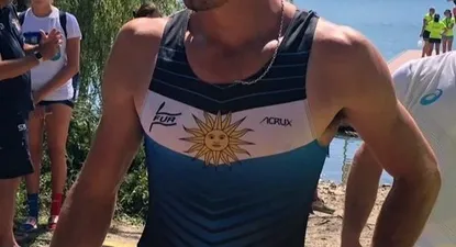 El uruguayo Felipe Klüver celebró el título de campeón del mundo de remo en Italia