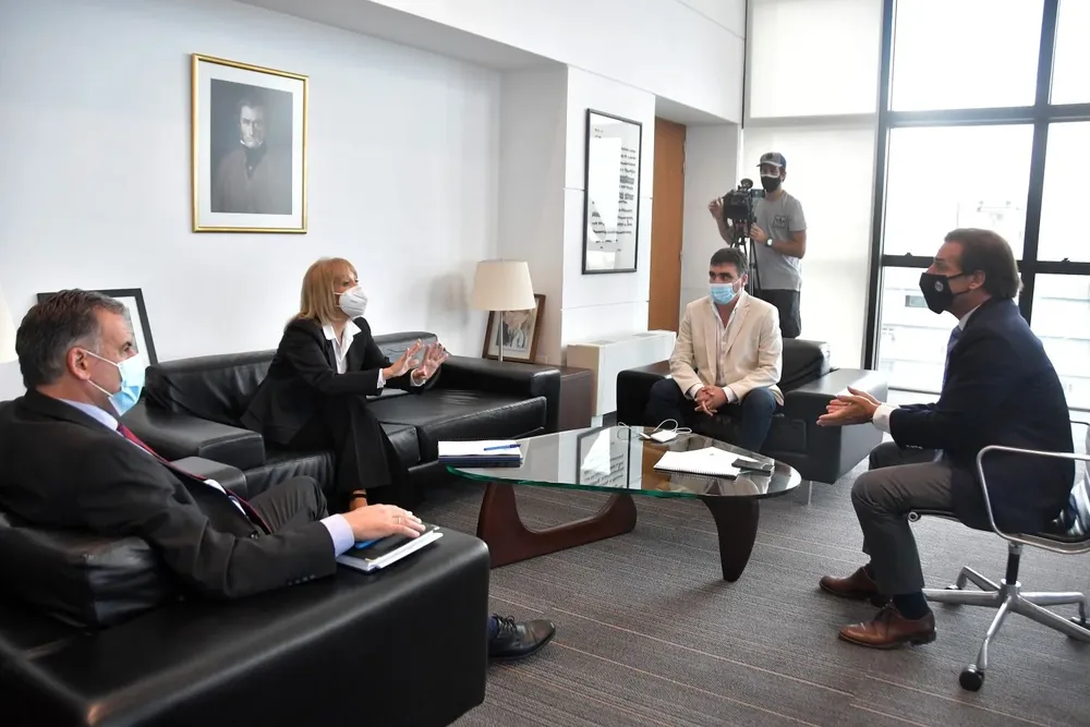 El presidente recibió a los tres intendentes frenteamplistas: Orsi, Cosse y Lima