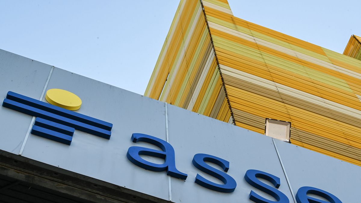 Diputado del FA presentó proyecto para que médicos y especialistas recién recibidos atiendan en hospitales públicos en sus dos primeros años