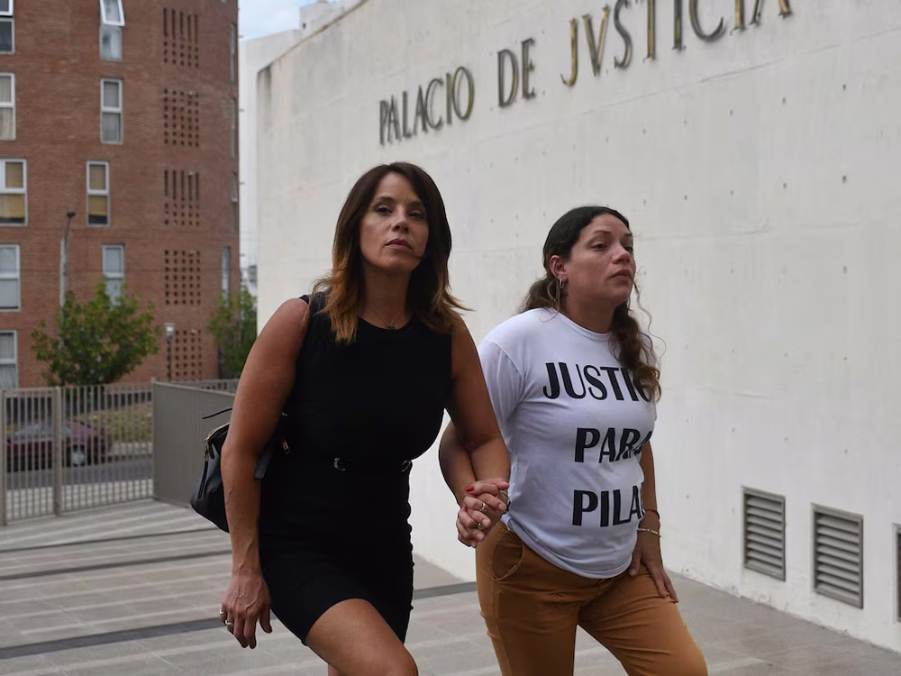 María Fernanda Martín, mamá de P., ingresando a los tribunales de Córdoba