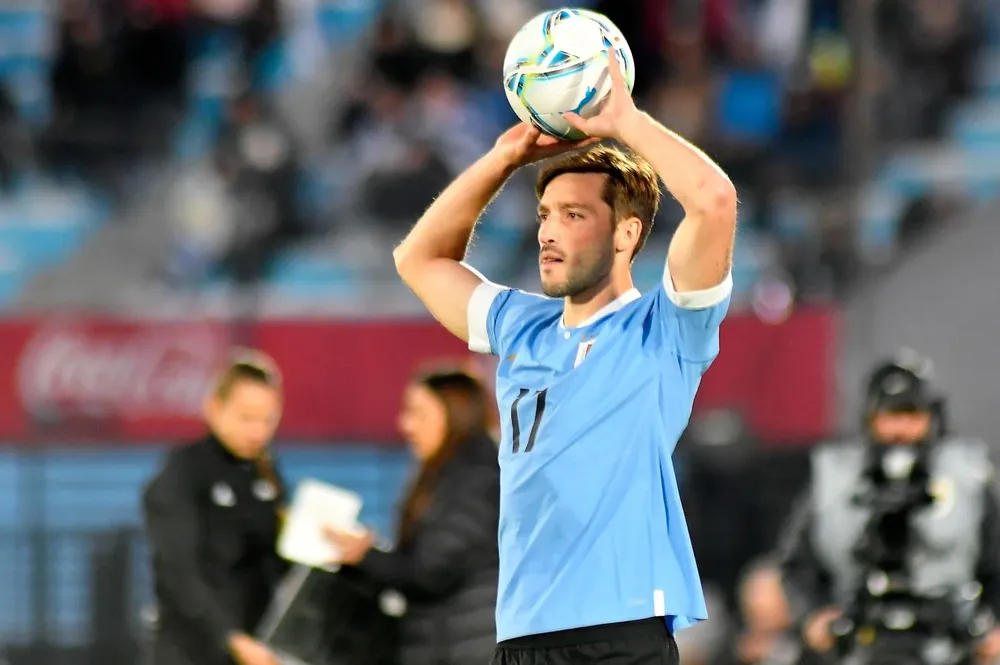 Matías Viña con la celeste