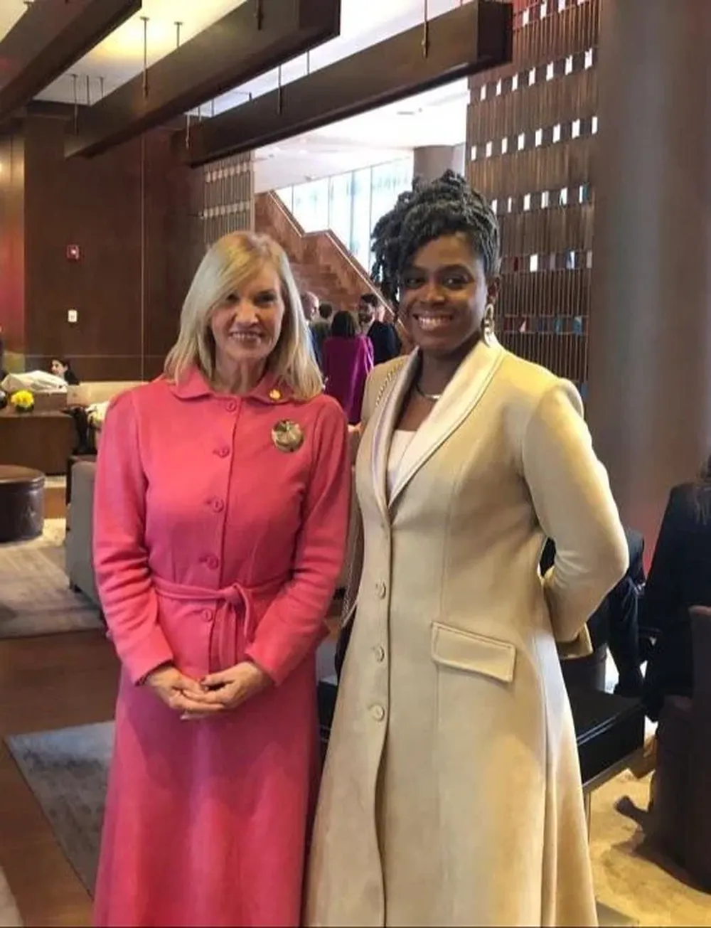 La vicepresidenta Beatriz Argimón se reunió con Francia Márquez, nueva vicepresidenta de Colombia