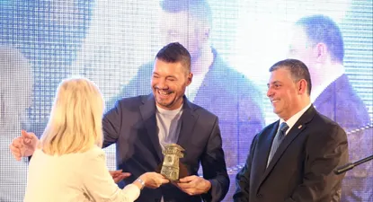 Marcelo Tinelli con la vicepresidenta Beatriz Argimón y el alcalde Javier Carballal