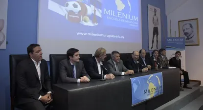 La mesa de disertantes en el Museo del Fútbol