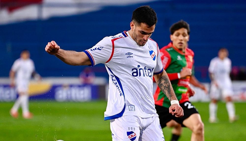 Maximiliano Gómez de Nacional ante Boston River por el Torneo Clausura