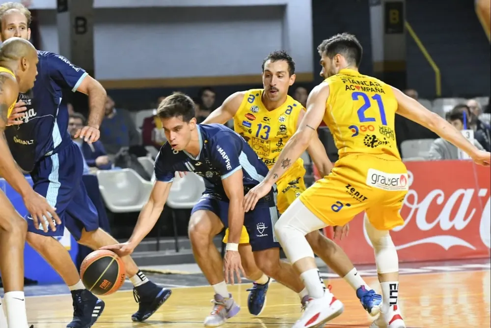 Lucas Capalbo escapa de Luciano Parodi