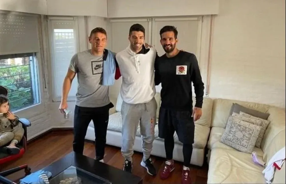 Cardacio junto a Gonzalo Bergessio y Luis Suárez