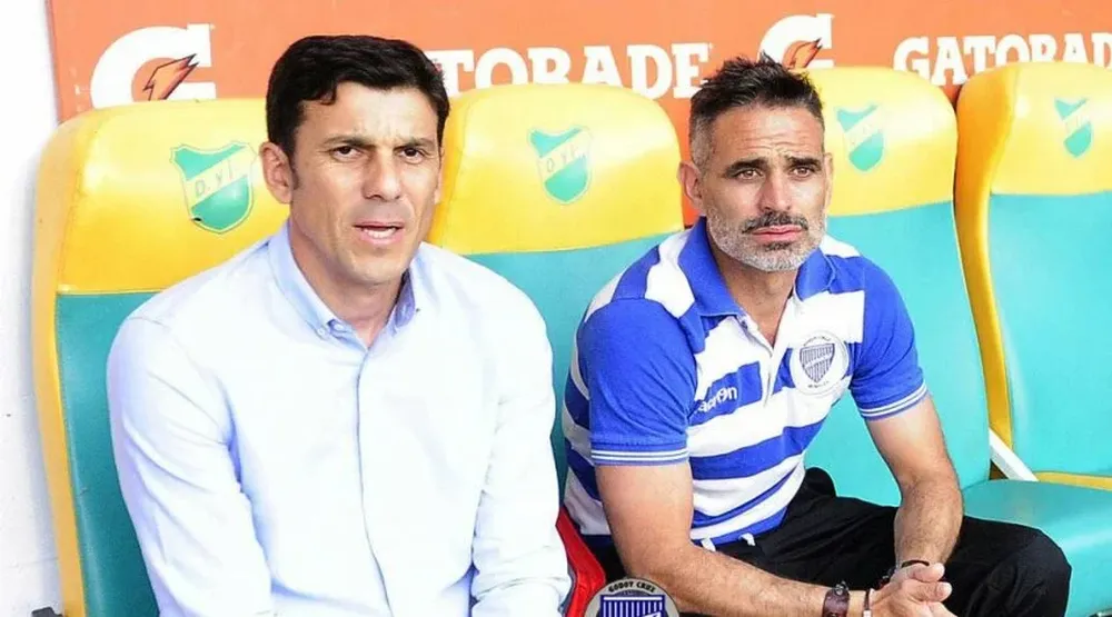 Mauricio Larriera (izq.) no seguirá en Godoy Cruz