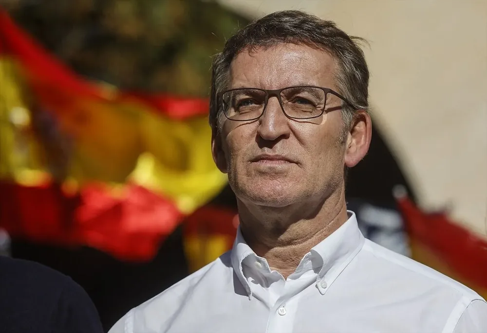 El presidente del Partido Popular, Alberto Núñez Feijóo, durante un acto del PP contra la amnistía, en la plaza de Los Fueros.
