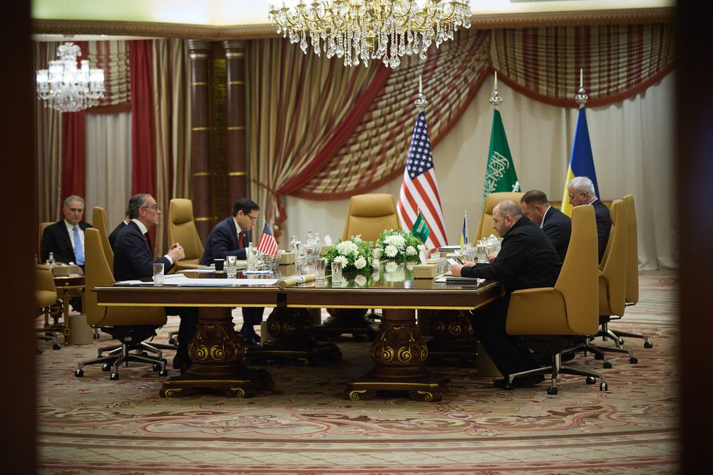 El encuentro entre funcionarios ucranianos y estadounidenses se realizó en Yeda, Arabia Saudita.