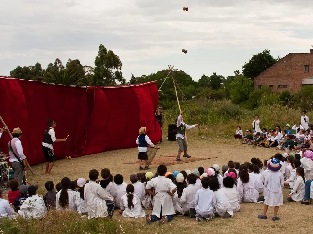 Clowns Sin Fronteras visita el interior del país desde 2005 y pretenden seguir cubriendo terreno