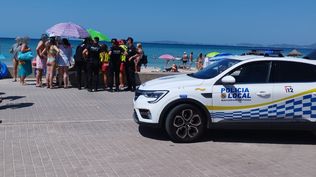 Una turista sufre una mordedura brutal de un pez y desalojan la Playa de Palma de Mallorca