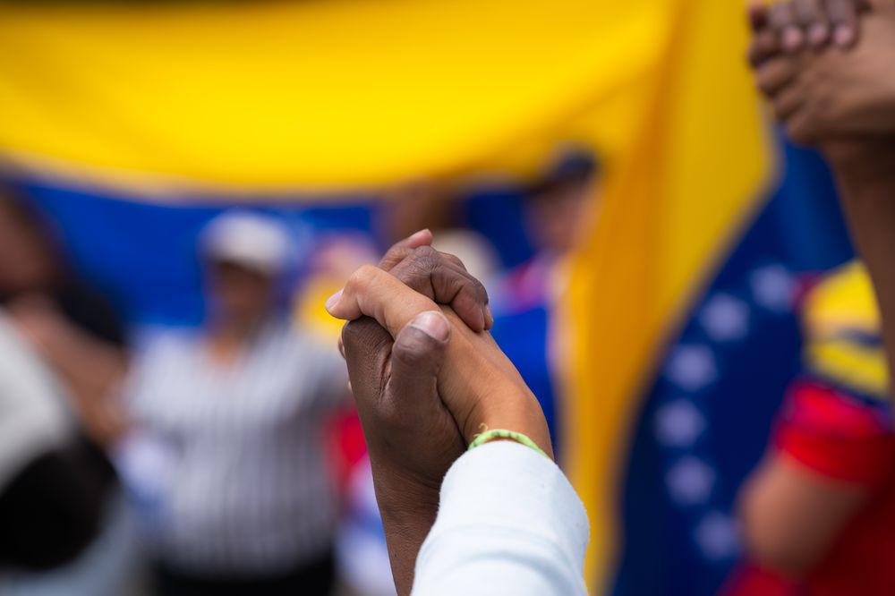 Manifestación de venezolanos en Uruguay, tras el derrocamiento de Nicolás Maduro
