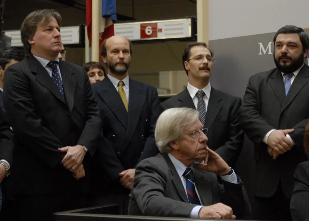 Danilo Astori y parte de su equipo, en setiembre de 2008