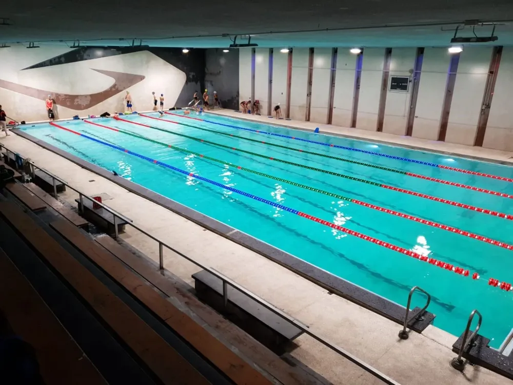 El Club Banco República remodeló su piscina y la Federación de Natación le pone tecnología