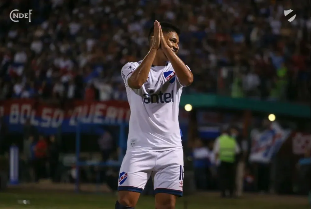 Leandro Lozano el día de su debut oficial en Primera de Nacional, el pasado 10 de abril