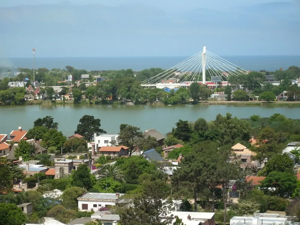 Vista al Puente de las Américas, Ciudad de la Costa, Canelones
